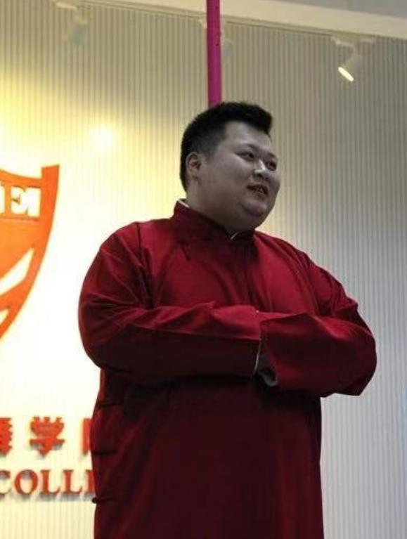 血去世体重200多斤好友透露更多细节凯发天生赢家突发！36岁相声演员脑出(图2)