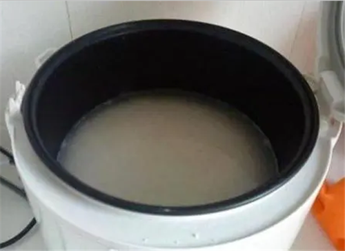 饭锅老是粘锅怎么办凯发K8旗舰厅电(图4)