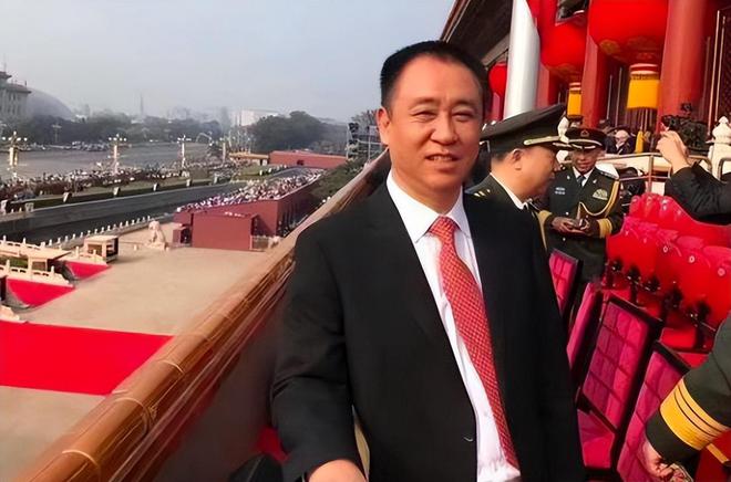 的？搞懂了！许家印不跑是有原因的凯发k8国际恒大是怎么亏出八千亿(图2)