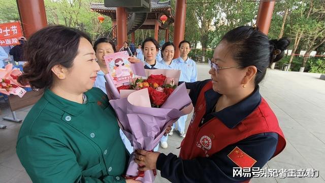 业致敬白衣天使凝聚社会温情凯发k8网站登录沈阳爱心企(图3)
