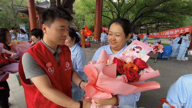 业致敬白衣天使凝聚社会温情凯发k8网站登录沈阳爱心企(图4)