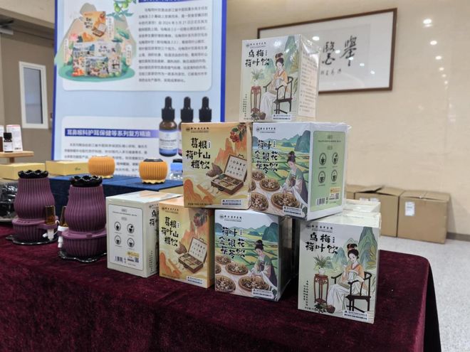 来了：卖面包、奶茶、文创凯发国际K8公立医院卷起(图7)