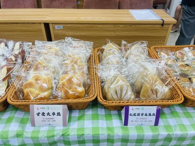 来了：卖面包、奶茶、文创凯发国际K8公立医院卷起(图8)