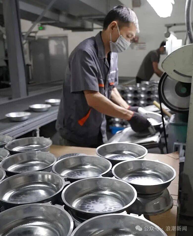 锅一天卖出3万多个……凯发K8国际温州这口(图1) 锅一天卖出3万多个……凯发K8国际温州这口(图1)