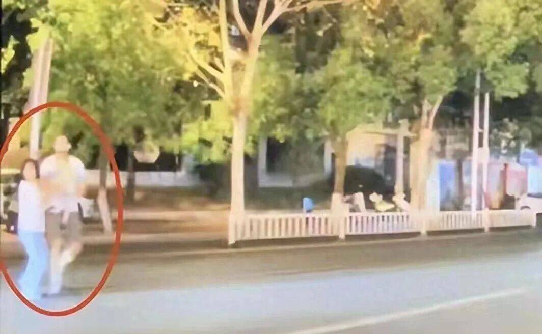 亡凶手仅判死缓！双方均不服后续将上诉凯发k8娱乐唯一景德镇一家三口被撞身(图3)